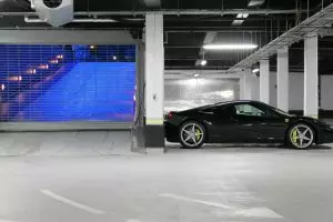 Punya 80 mobil, miliarder ini beli garasi pribadi seharga 346 M