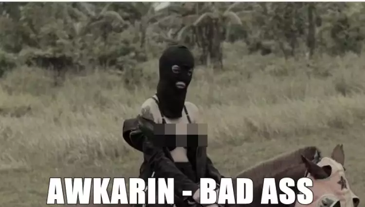 13 Meme kritik penampilan Awkarin di single barunya ini bikin ngakak