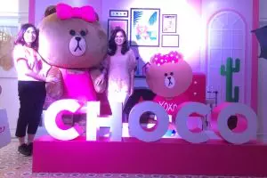 Ini jadinya saat karakter cewek kekinian dijadikan ikon sticker LINE