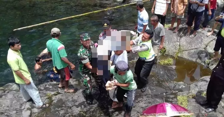 Dua mahasiswi tewas tenggelam saat asyik selfie di pinggir sungai