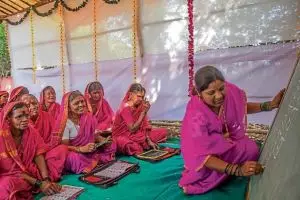 Pelajar di sekolah ini adalah nenek-nenek, ada yang 90 tahun lho