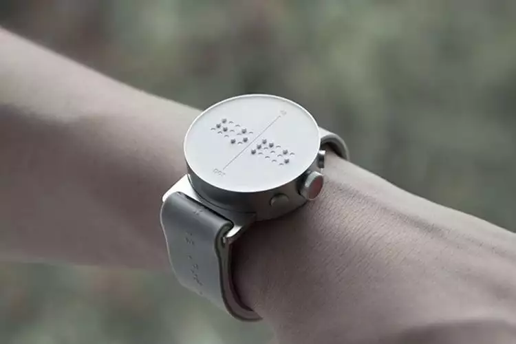 Ini dia jam tangan pintar untuk tunanetra pertama di dunia