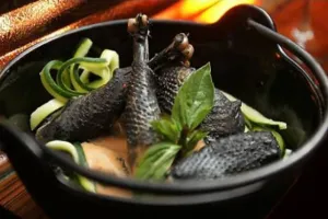 Nggak cuma enak & langka, 10 makanan ini harganya bikin melongo