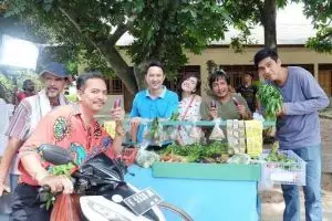 12 Potret keseruan pemain sinetron Dunia Terbalik saat break syuting