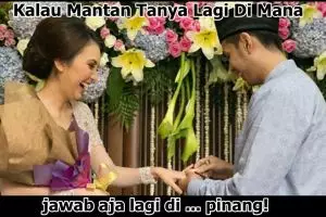 9 Meme 'kalau mantan tanya lagi di mana' ini jawabannya curhat-able