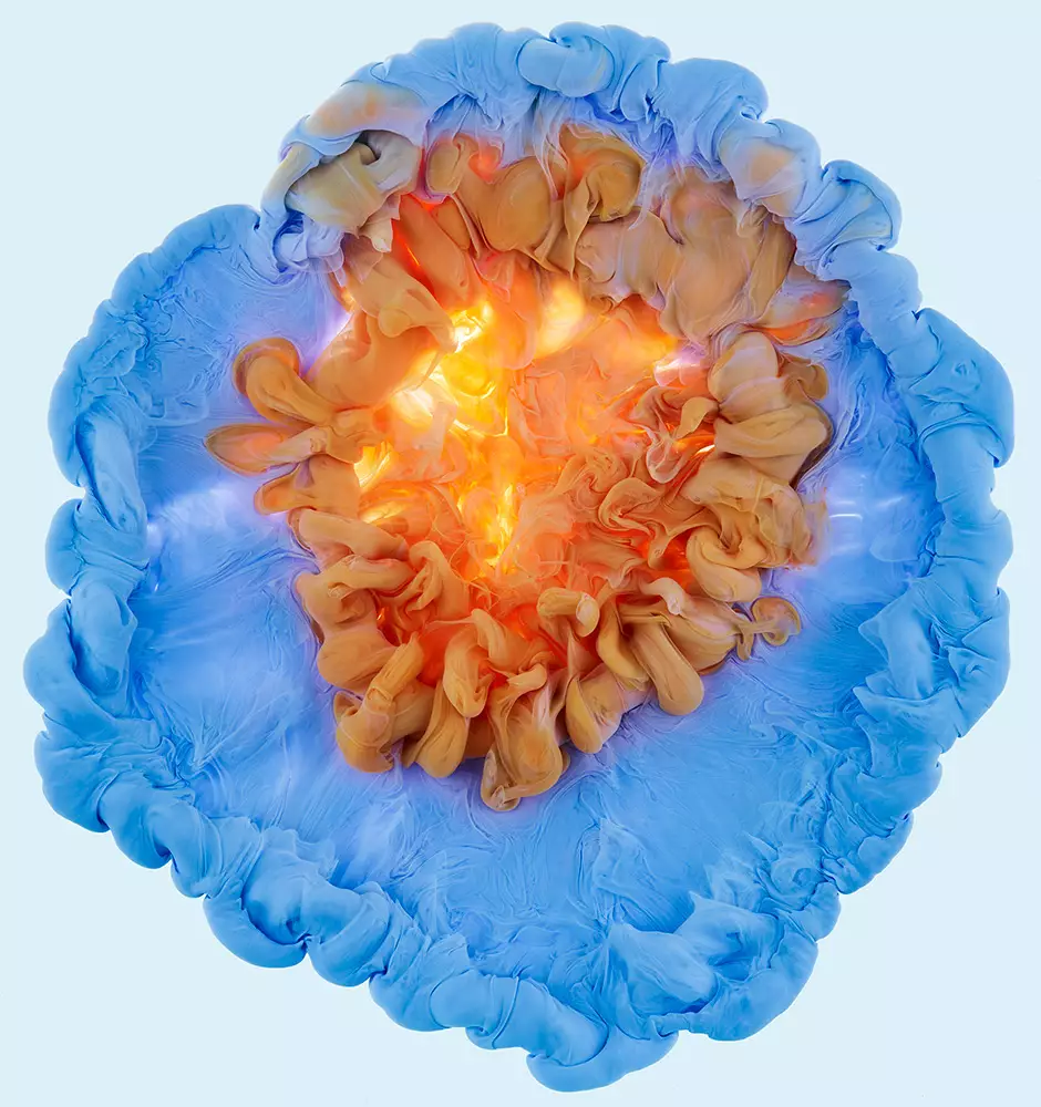 Kamu nggak akan nyangka, 11 foto memukau ini 'ledakan' cairan di air