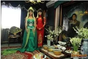 5 Artis cantik ini pernah kesurupan saat syuting, serem deh