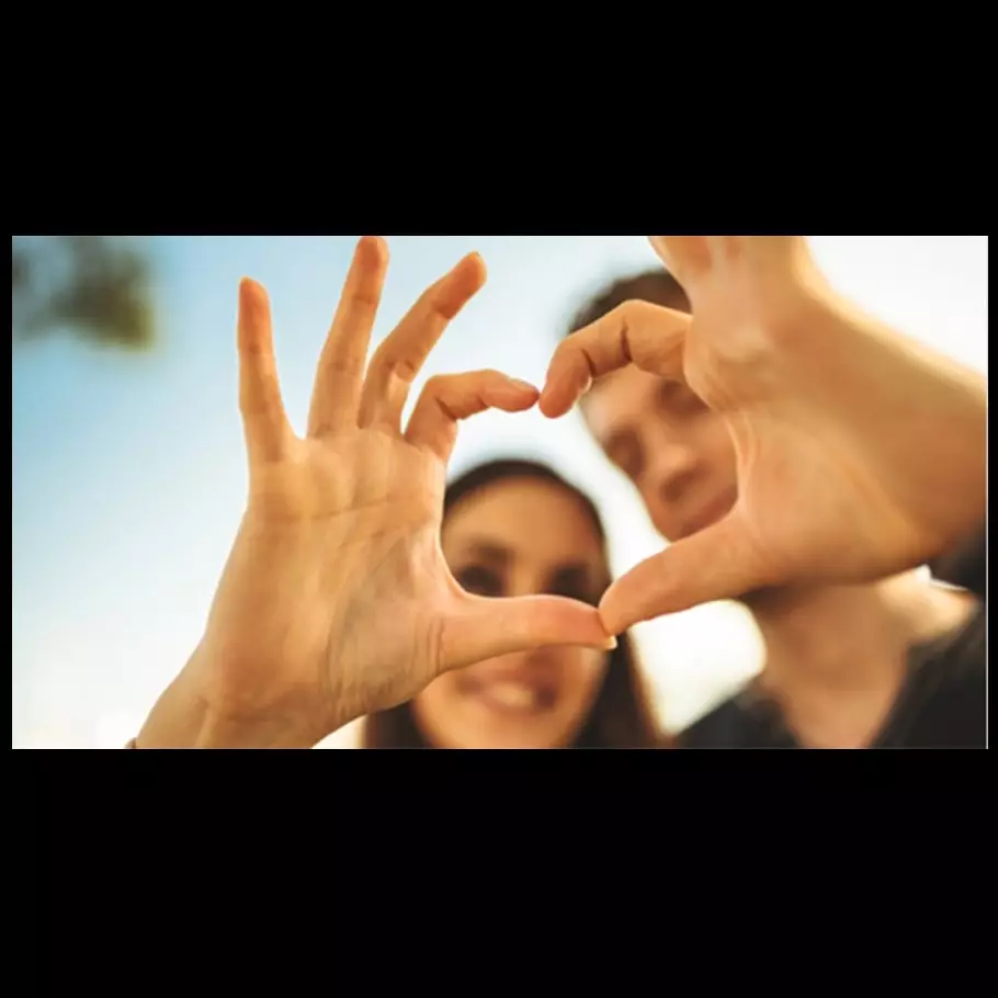 10 Tanda kamu sudah punya hubungan asmara yang sempurna, ciye ciye!