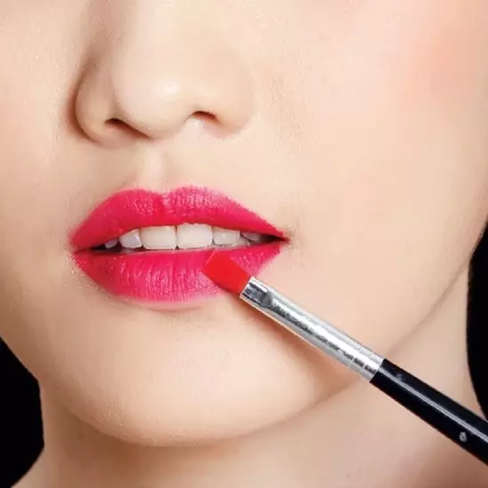 Dua lipstik ini lebih mahal dari rumah dan mobil mewah