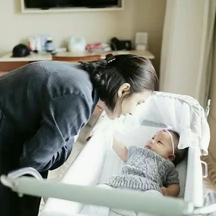 Stroller anak Chelsea Olivia dan Glenn Alinskie ini harganya fantastis