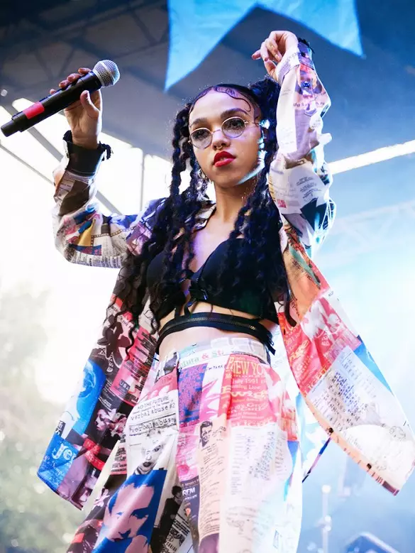 FKA Twigs Fashion © 2017 brilio.net FKA Twigs Fashion © 2017 brilio.net