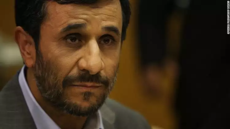 Pernah larang Twitter di Iran, kini Ahmadinejad malah ikut nge-tweet