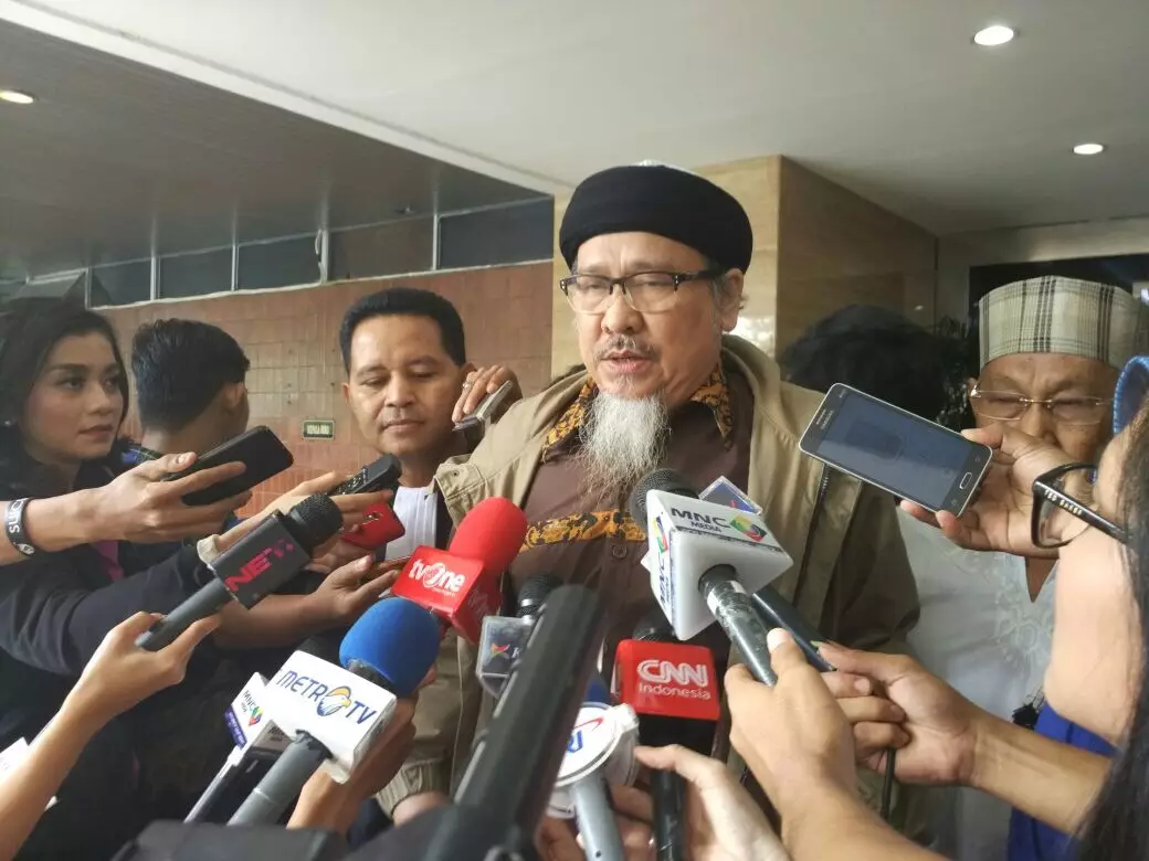 Majelis hakim menolak kesaksian kakak angkat Ahok, ini alasannya