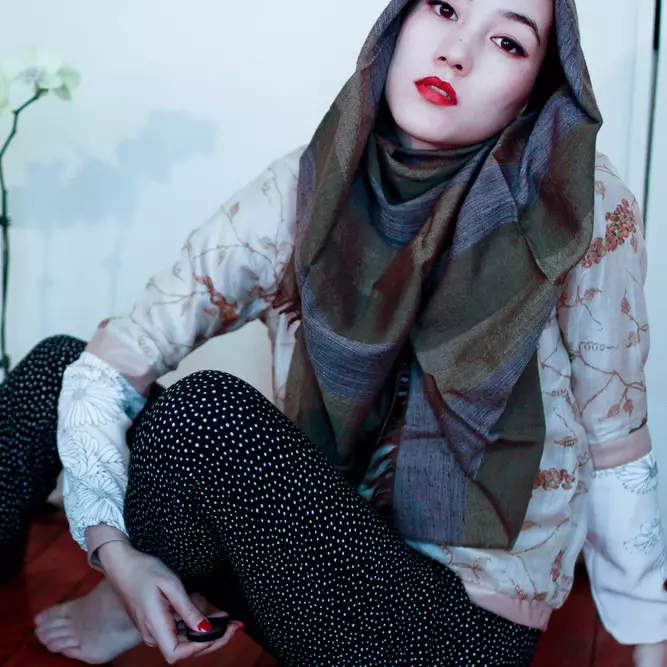10 Foto desainer hijab Hana Tajima, karyanya jadi trendsetter muslimah