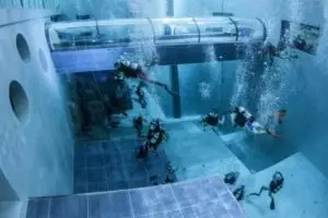 Kolam renang terdalam ini menakjubkan, terdapat 4 goa di dalamnya