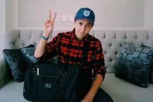 Heboh, Ariana Grande tiba-tiba muncul di Instagram live Aron Ashab!