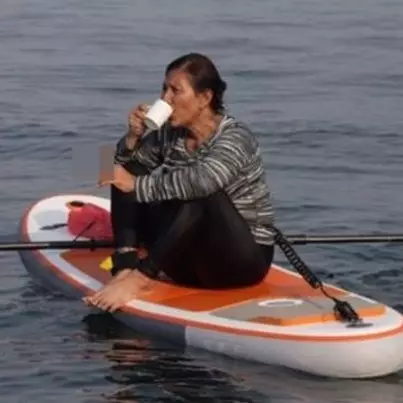 10 Gaya santai ala Menteri Susi Pudjiastuti, nyentrik &amp; kece abis