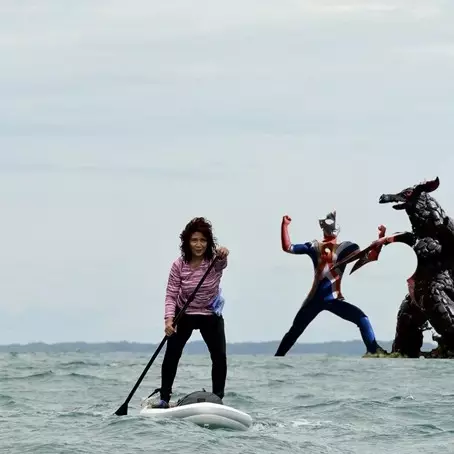 6 Foto editan kocak Bu Susi main kano di tengah laut, bikin ngakak