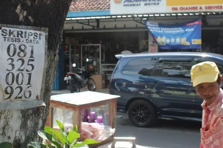 Untung menggunung dari bisnis skripsi di Yogyakarta (1)