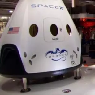 Sensasi liburan ke luar angkasa bukan mimpi lagi, ini caranya