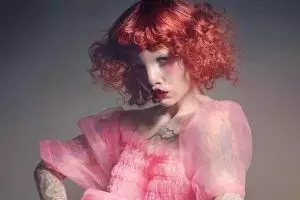 Punya kelainan genetik, gadis ini justru jadi model top