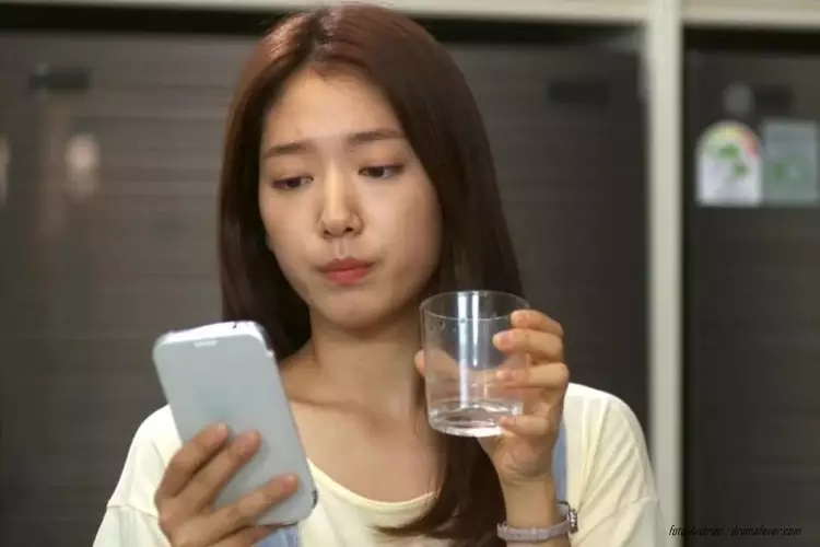  Cek yuk, seberapa ketergantungannya kamu sama media sosial