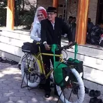 Ketemu jodoh di komunitas, pasangan ini menikah dengan maskawin sepeda