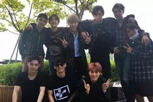 Harga 10 outfit boyband EXO ini bikin melongo, ada yang senilai mobil