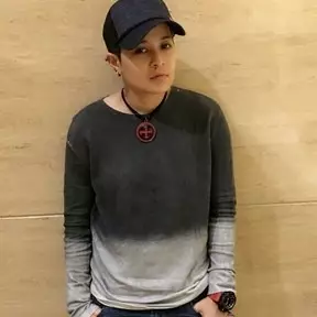 Suka tampil tomboy, ini beda gaya Mitha 'The Virgin' dan Dera Siagian