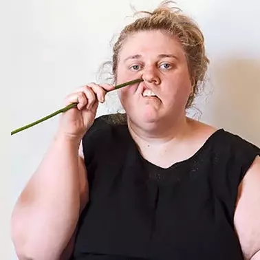 12 Foto absurd cewek ini bikin geleng-geleng kepala, cari sensasi?