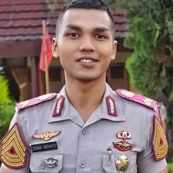 Senna Indiarto posting status ini, sindir mantan kekasihnya Selma?