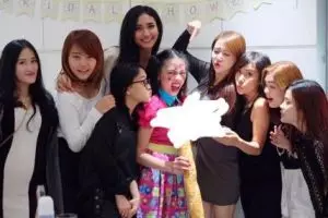 Gelar bridal shower, bentuk kue tart Kezia Karamoy dikritik netizen