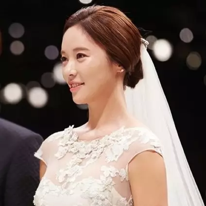 Drama jadi nyata, 8 seleb cantik Korea ini taklukkan hati CEO kaya