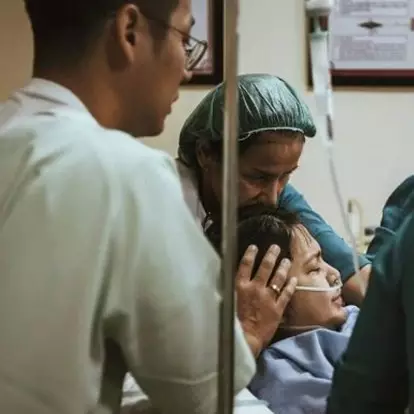 Putri Titian melahirkan, deretan foto persalinannya ini bikin haru