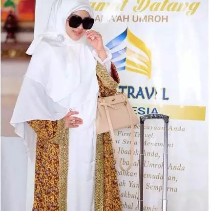 Syahrini berangkat umrah ajak asisten rumah tangganya