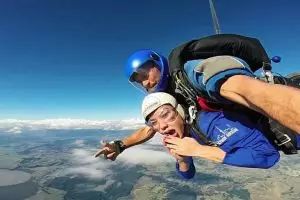 Pengalaman traveler berwisata ekstrem di Selandia Baru ini menegangkan