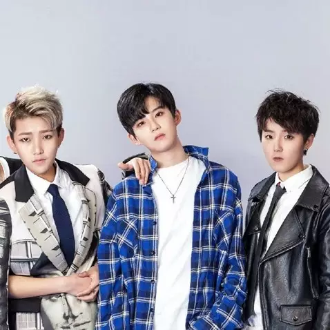 Boyband yang punya 5 member ganteng ini bikin kaget kalau tahu aslinya