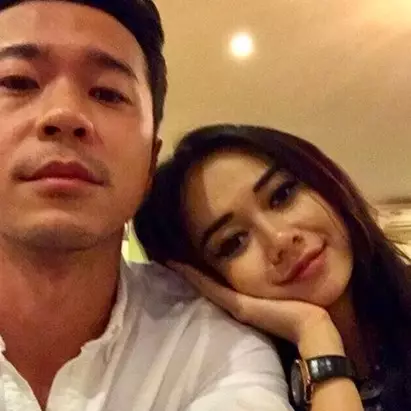 Move on dari Glenn, ini 10 foto pria yang diduga pacar baru Aura Kasih