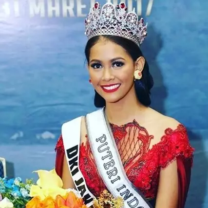 Ini sosok Bunga Jelitha Ibrani, cewek yang jadi Puteri Indonesia 2017