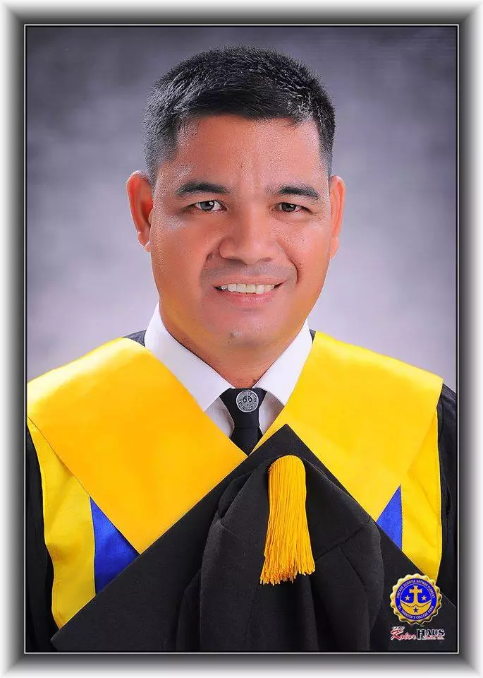 Luar biasa, satpam ini kerja sambil kuliah di tempat yang sama