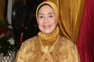 Nani Wijaya akan menikah dengan Ajip Rosidi, begini komentar netizen