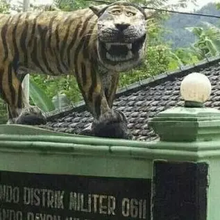 Begini penampakan patung macan Cisewu yang baru diresmikan