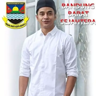 Perjalanan karier Adly Fayruz, dari aktor FTV sampai terjun ke politik