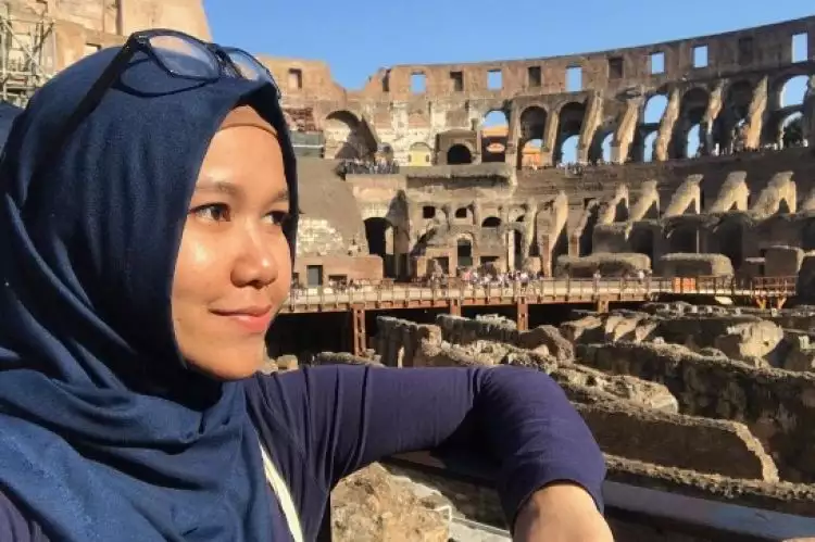 Mahasiswi Indonesia ini dipaksa buka jilbab saat di bandara Italia