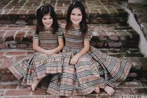 16 Foto masa kecil Kendall dan Kylie Jenner, imut banget
