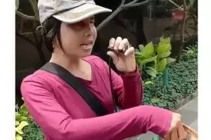 Nyanyikan lagunya Rossa, suara emas pengamen tunanetra ini memukau