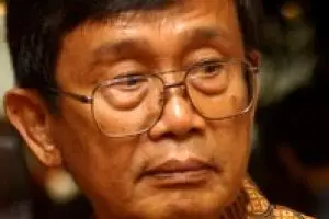 Ini perjalanan karier Ajip Rosidi sebelum menikah dengan Nani Wijaya