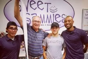 Balas budi, pria ini traktir es krim hingga habiskan Rp 17 juta