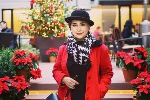 Berusia 66 tahun, 10 foto ini bukti Widyawati tetap hits di usia tua