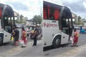 Gara-gara berpakaian kumuh, pria ini dilarang ikut naik bus